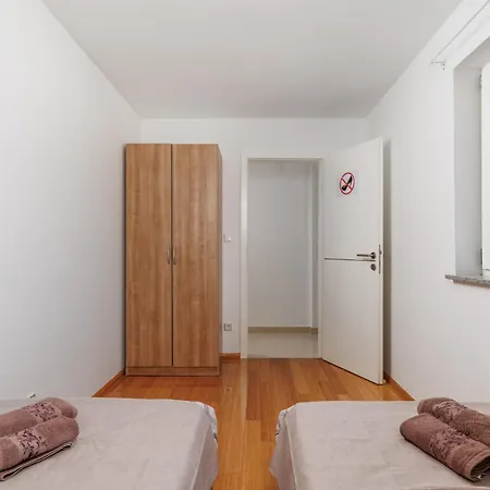 Leko-3 By Interhome Appartement